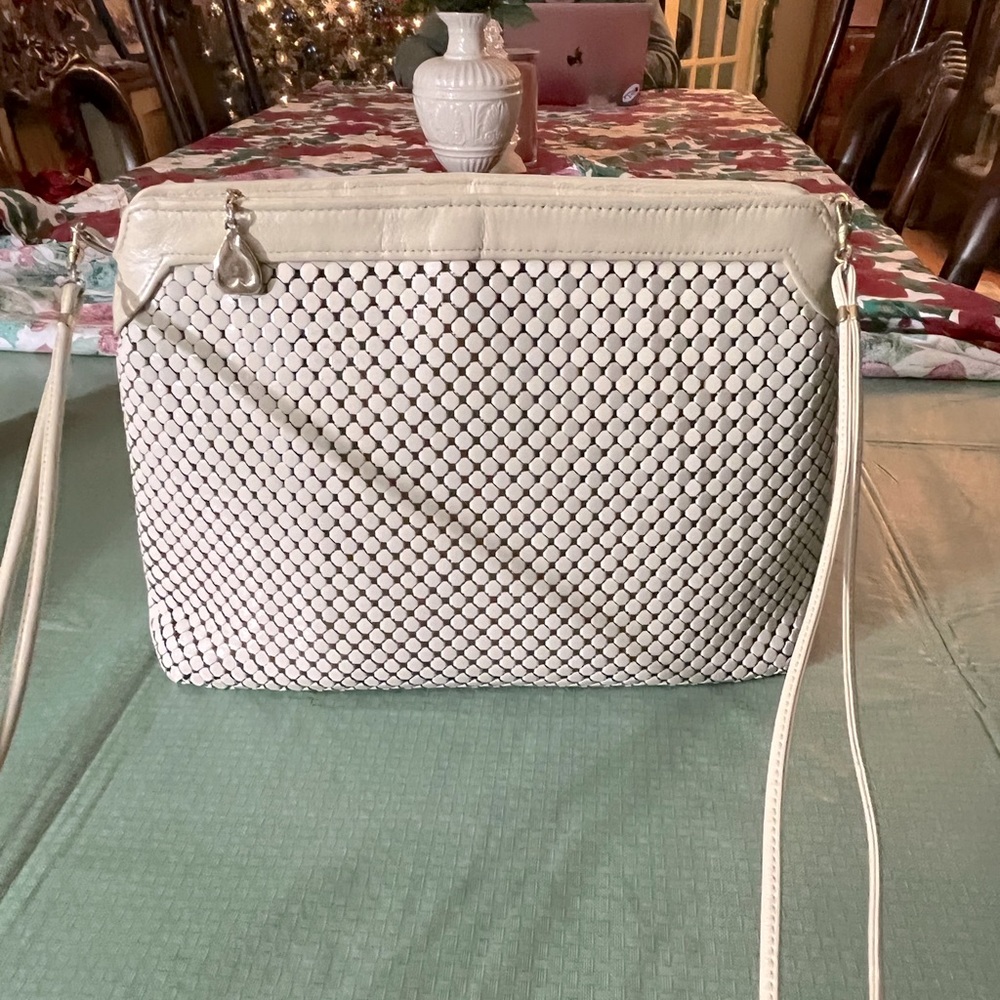 **Beautiful Vintage Mesh Whiting & Davis Shoulder Bag